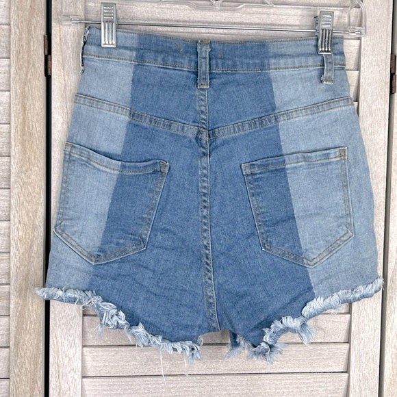 FASHION NOVA Two Tone Distressed Stretch Denim Shorts Blue-7 - Picture 2 of 2